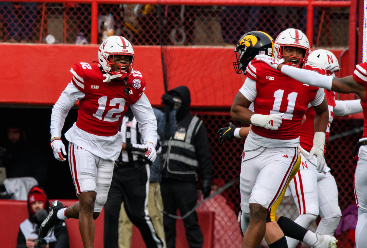 02_Omar Brown, Cameron Lenhardt_FB vs Iowa 1124